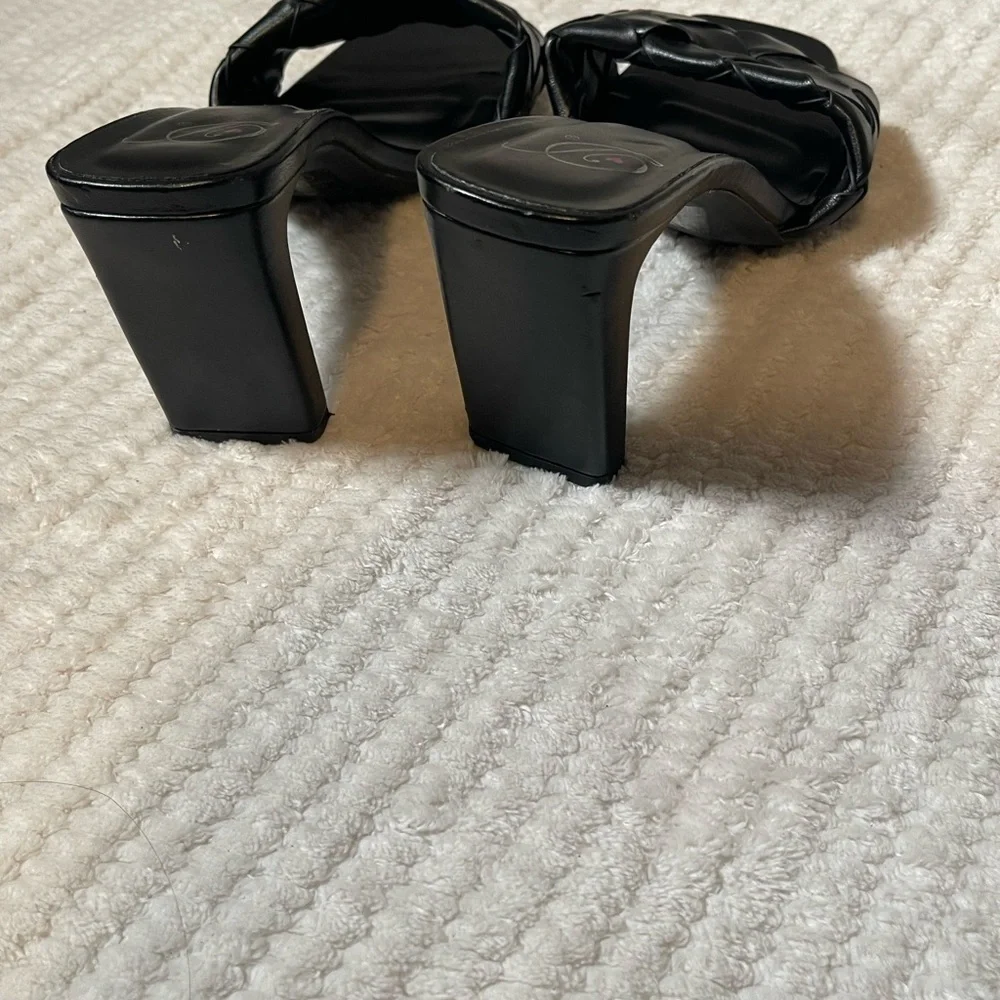 Elegant Black Woven Strap Heels - Picture 7 of 9